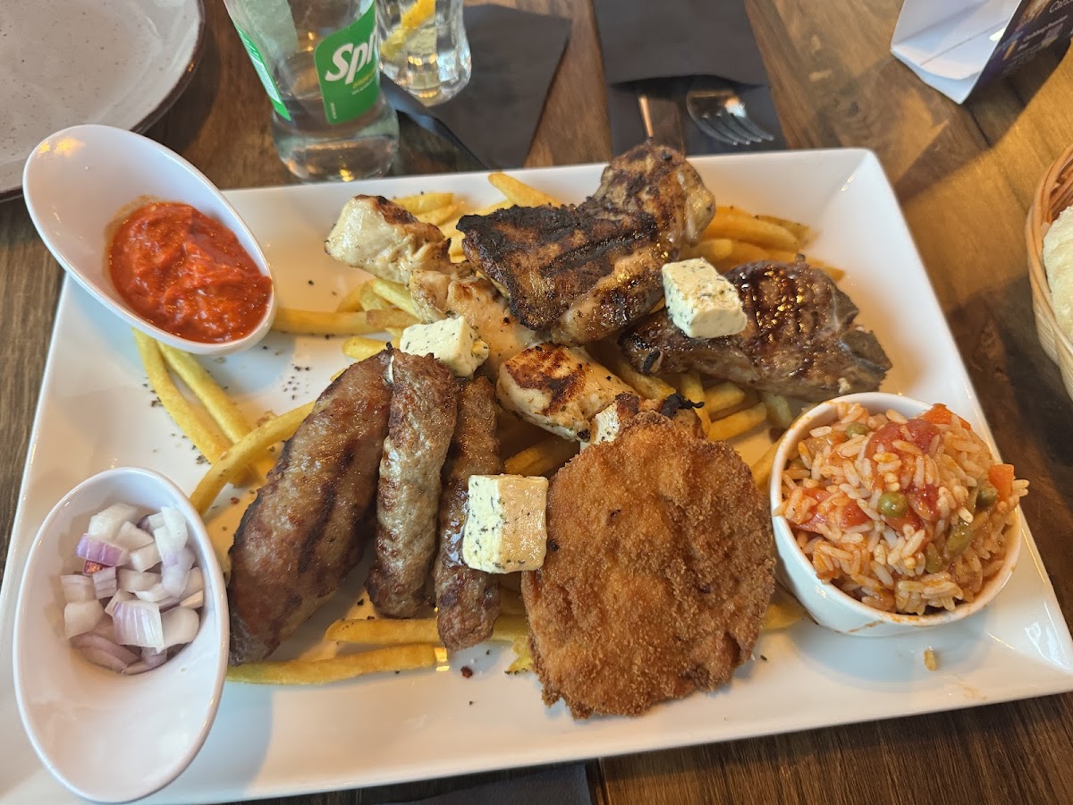 Atelier - Cafe & Restaurant-3